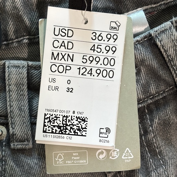 NWT H&M Divided 90’s Baggy Jeans – Distressed High Waist – Size 0 (EUR 32) - Picture 9 of 9